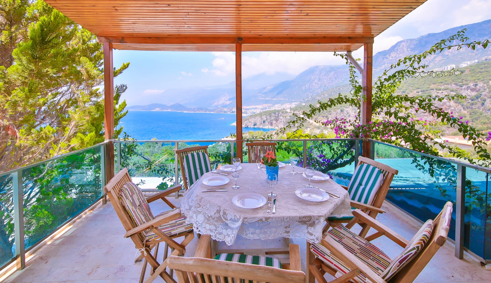 3 Yatak Odalı 2. Kat Deniz Manzaralı Apart (6 Kişilik)