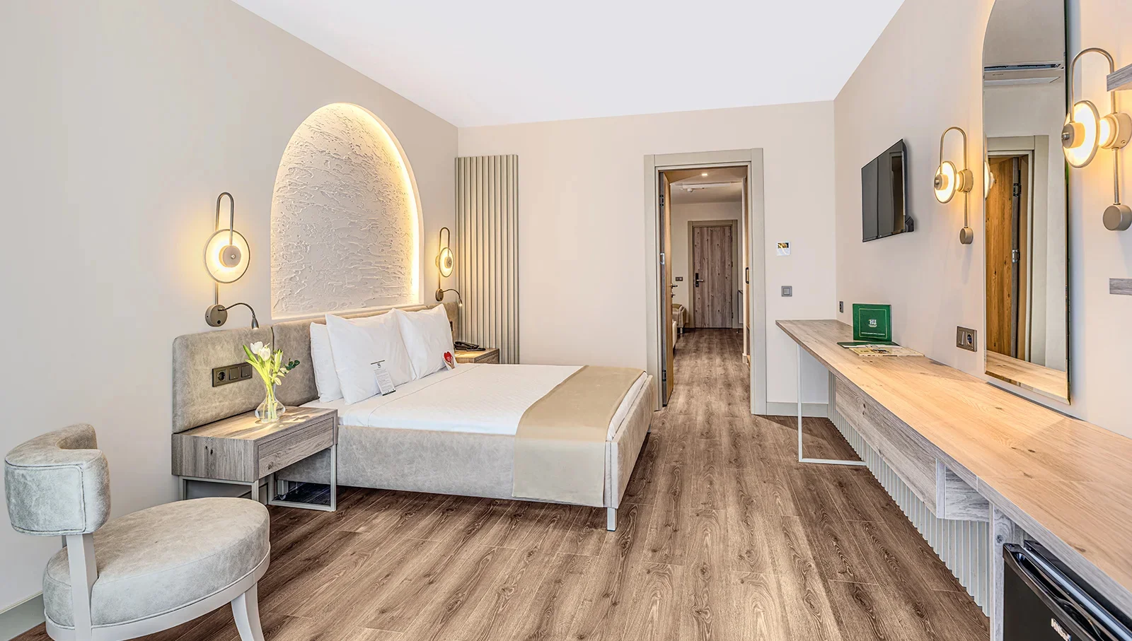 Family Deluxe Room, Pool View