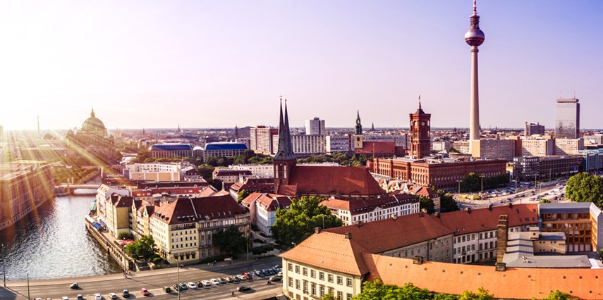 Almanya Polonya Turu ( Krakow - Varşova - Berlin ) THY ile Ramazan Bayramı Özel